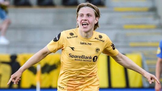 球迷态度：回顾2025年国内外足坛，哪些事让你印象深刻？（从球迷视角盘点2025年中外足坛：哪些瞬间最难忘？）